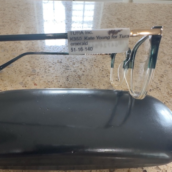 Kate Young - Picture 5 of 5